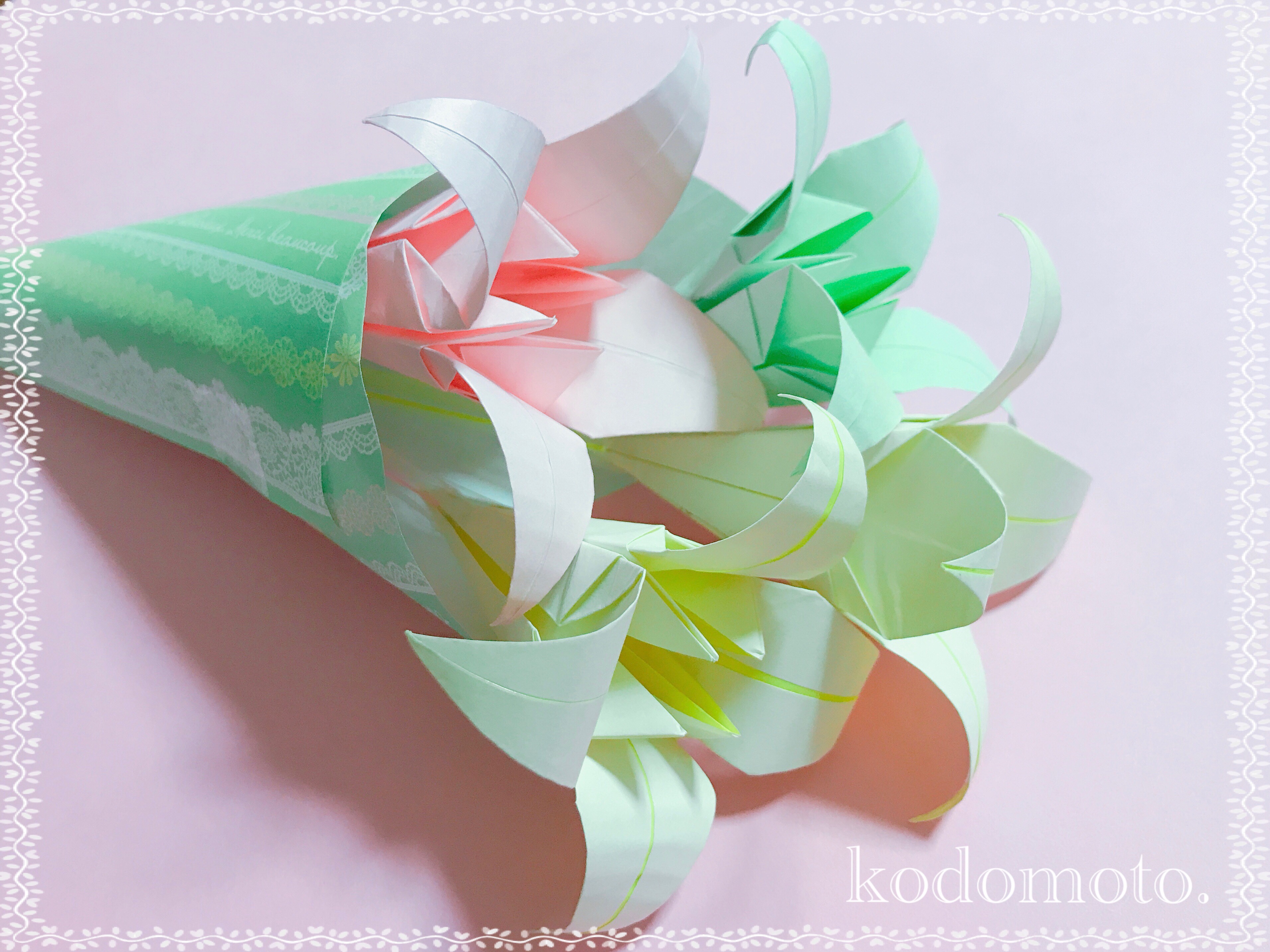 折り紙で花束を作ろう ゆりの花で作ると豪華になるよ Kodomoto